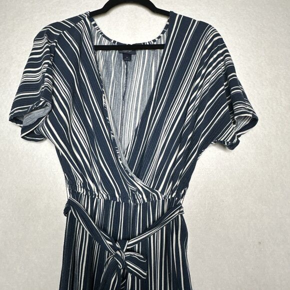 Daytrip Jumpsuit Womens Medium Striped Jumper Flowy Wide Leg Belt Wrap Front Top - Picture 4 of 9